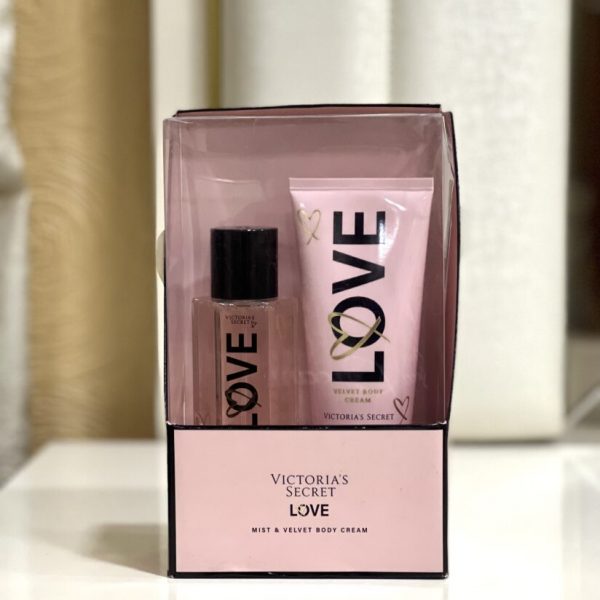 Victoria's Secret Love  Gift Set of 2